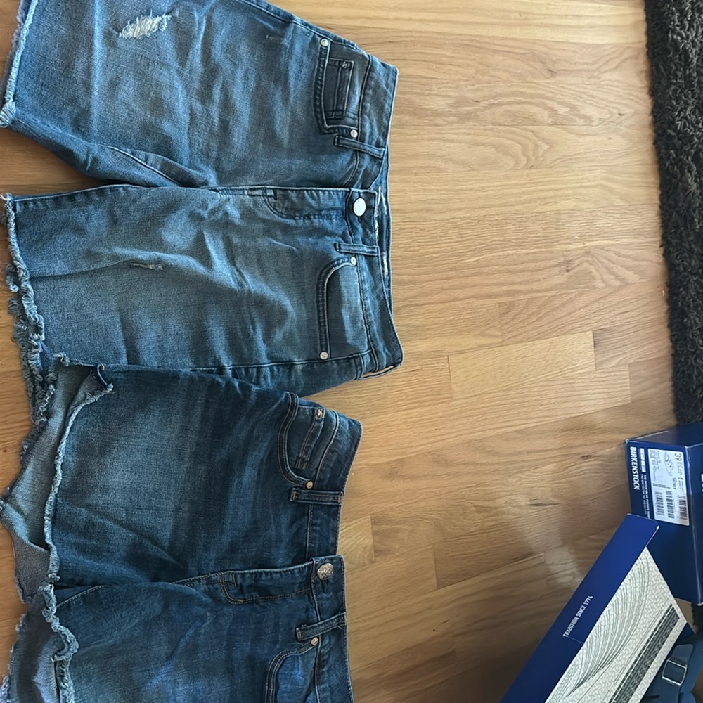 Women’s size 4 Jean shorts Seven brand